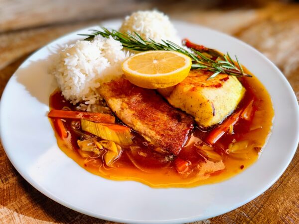Teriyaki grilovaná ryba, nakladaný zázvor, basmati ryža